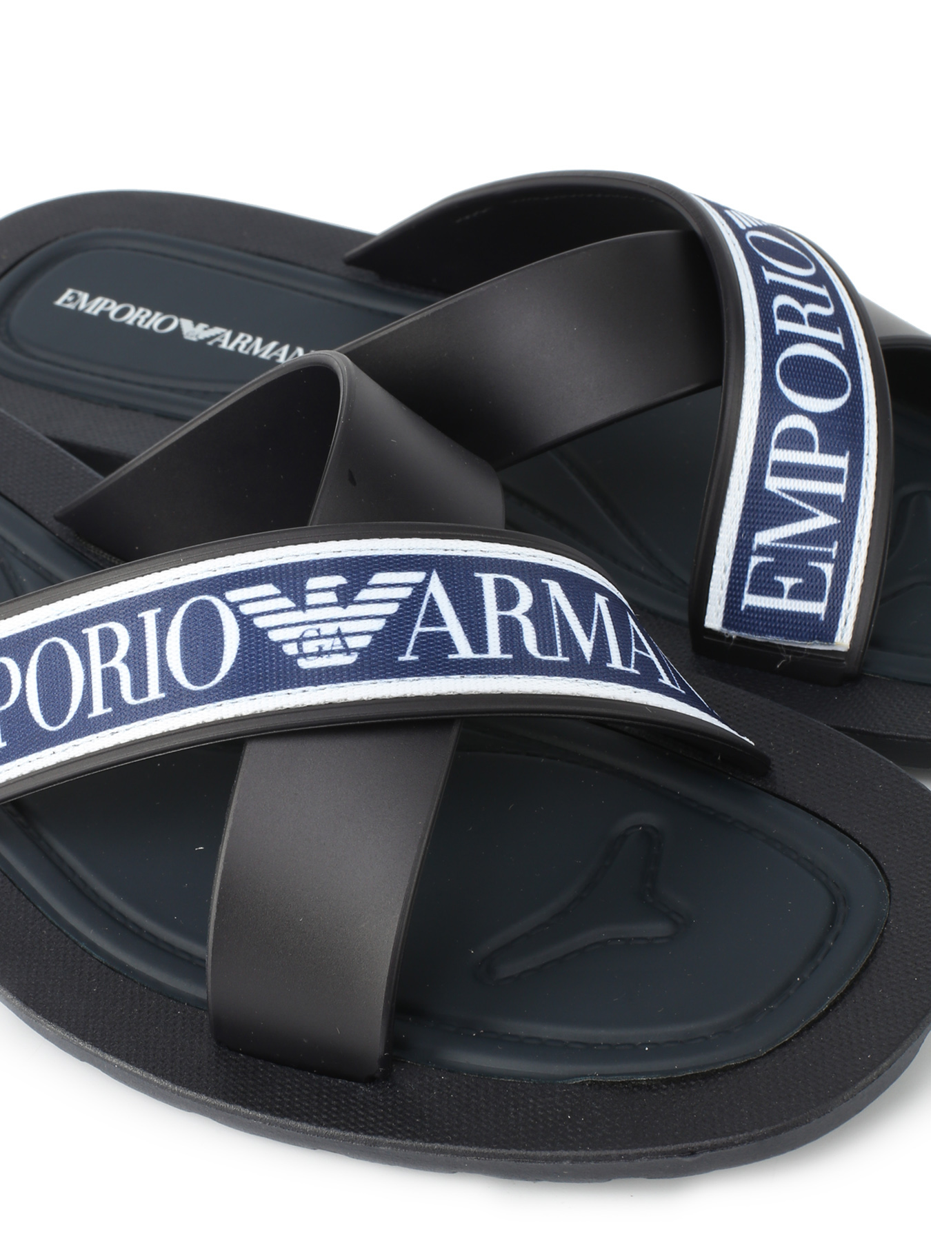 Шлепанцы Emporio Armani. Цвет default
