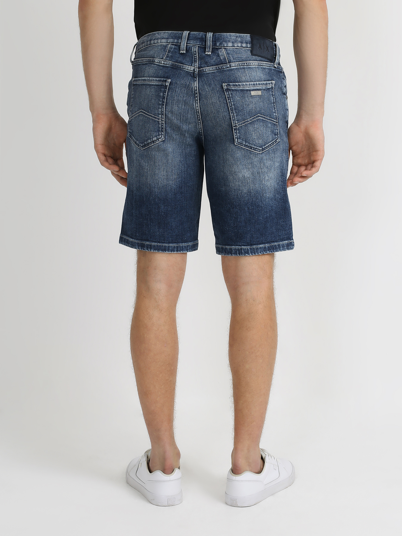 Джинсовые шорты Armani Exchange. Цвет default
