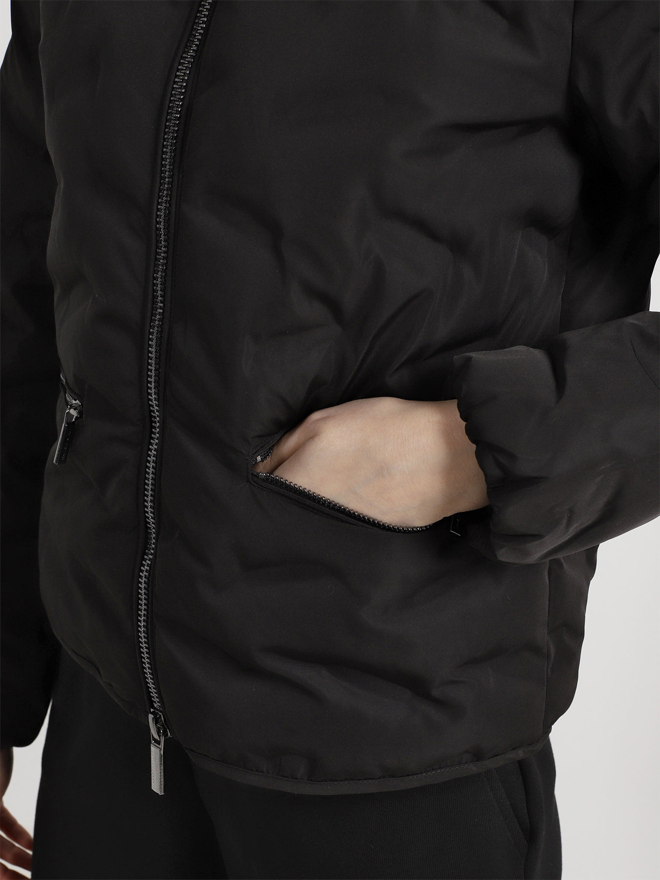 Armani Exchange Женская куртка 353283-041 Фото 4