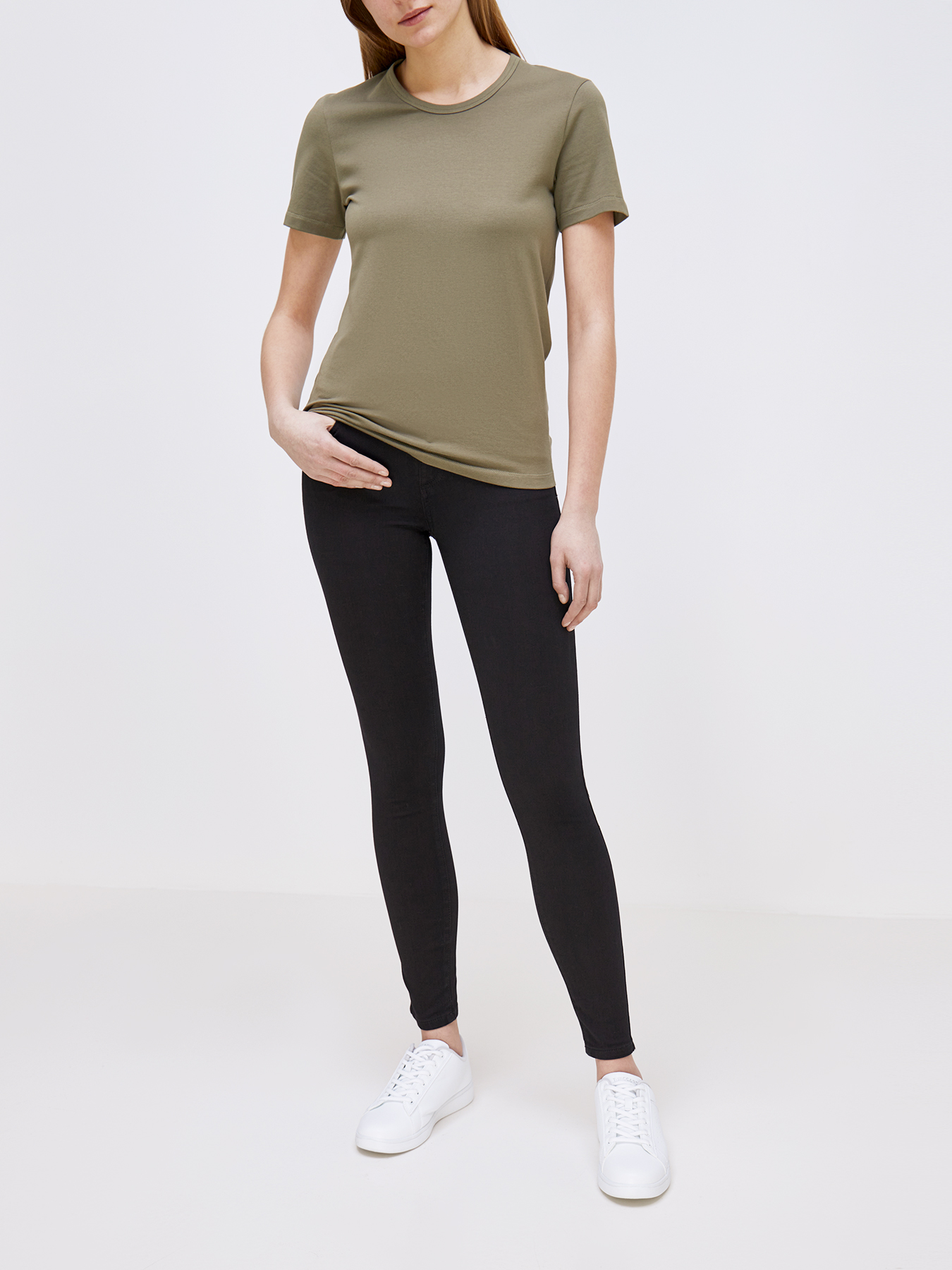 

Armani Exchange Зауженные джинсы J01, Chernyy, Зауженные джинсы J01