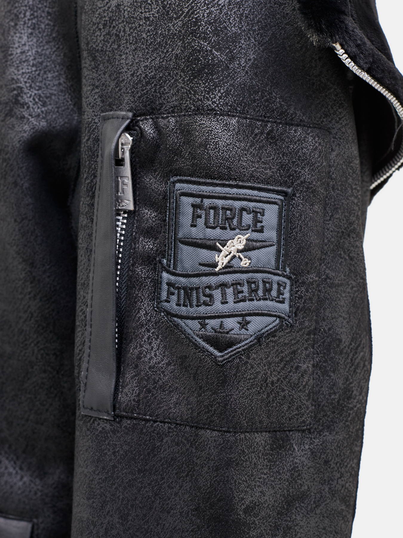 Дубленка Finisterre Force. Цвет черный