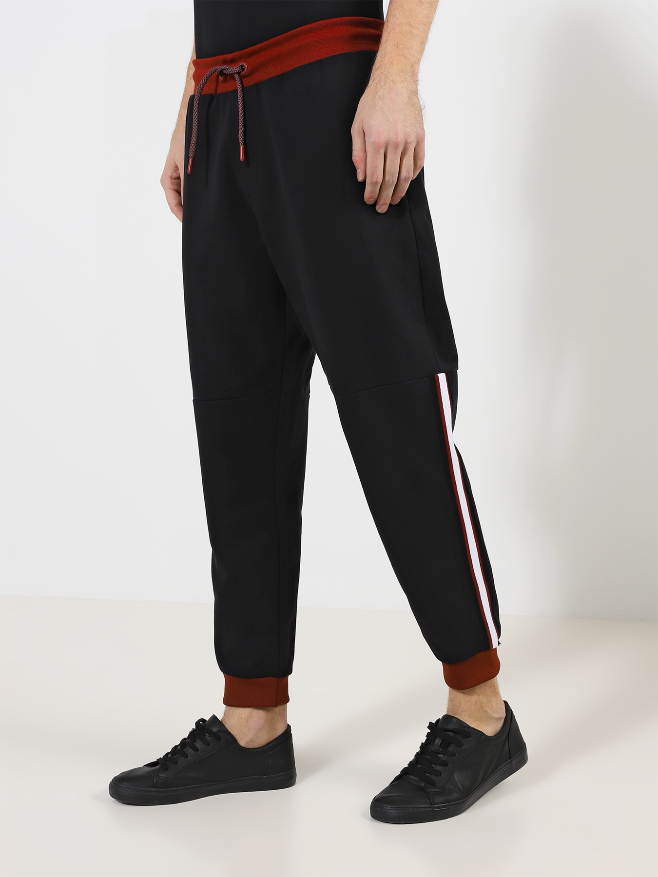 Спортивные брюки Armani Exchange 363999-046, цвет черный, размер 54-56 - фото 1