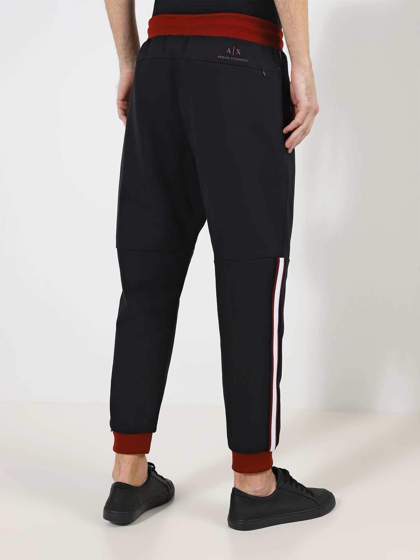 Спортивные брюки Armani Exchange 363999-046, цвет черный, размер 54-56 - фото 2
