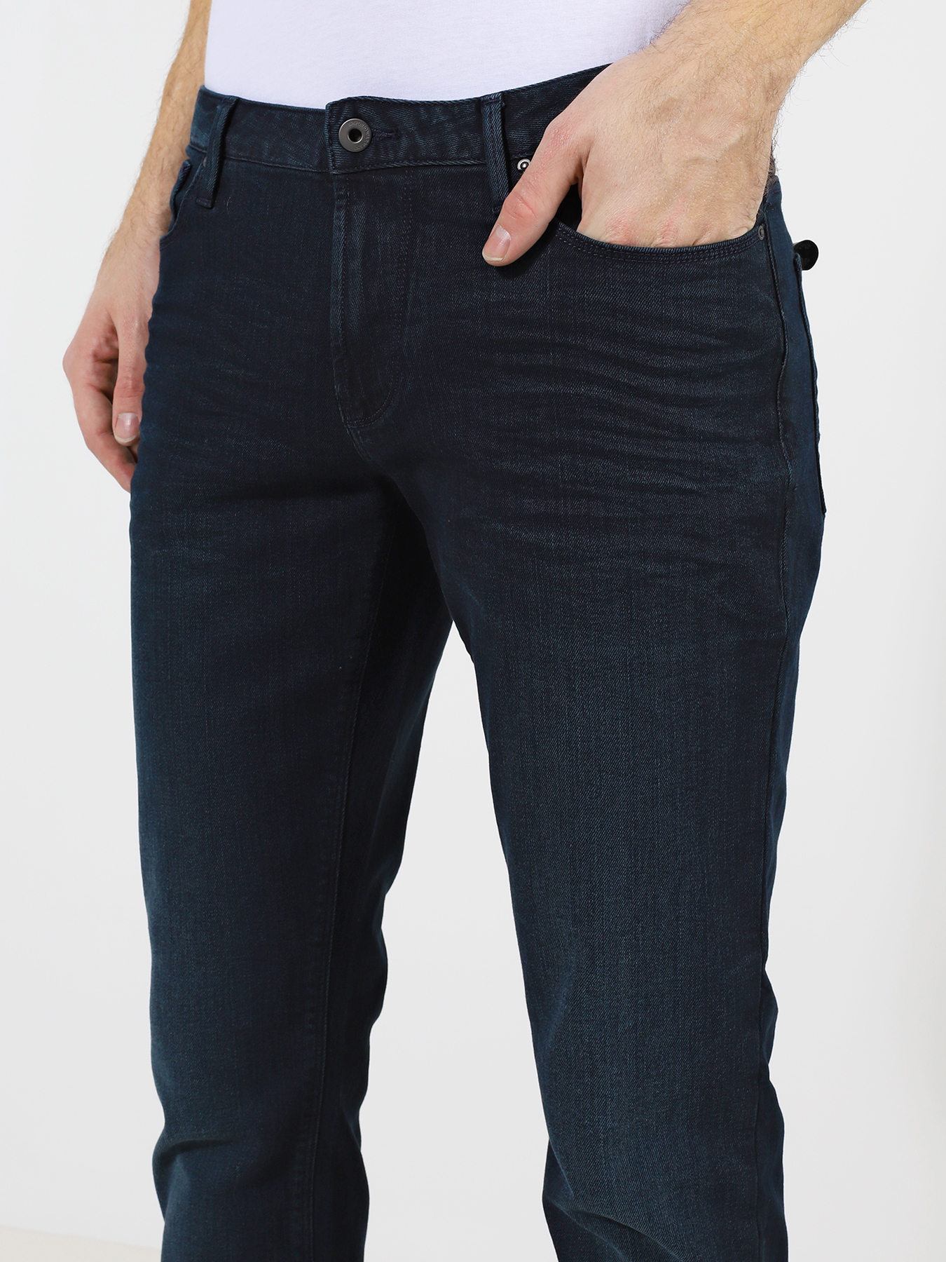 Emporio Armani Зауженные джинсы J06 364782-091 Фото 3